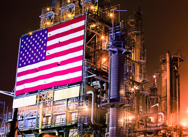Munro Industries| Rogue Fuel - American-flag-on-an-oil-refinery-usa
