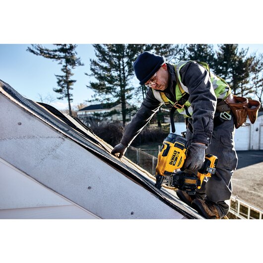 DeWalt 20V MAX XR 1-3/4" Roofing Nailer Model