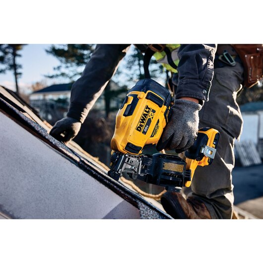 DeWalt 20V MAX XR 1-3/4" Roofing Nailer Model