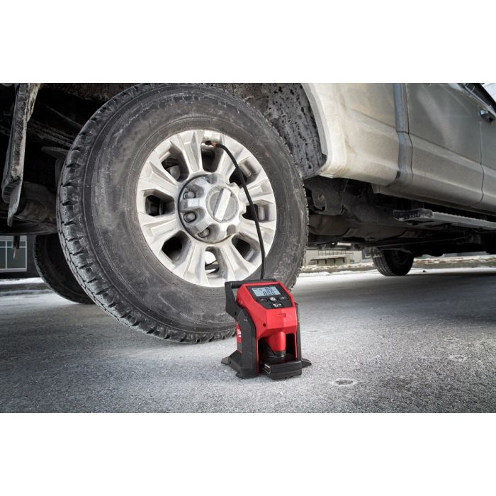 Milwaukee M12 12 Volt Lithium-Ion Cordless Compact Inflator Kit Model